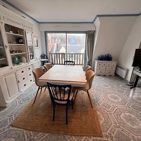 Duplex En Plein Centre, 3min Апартаменты Довиль