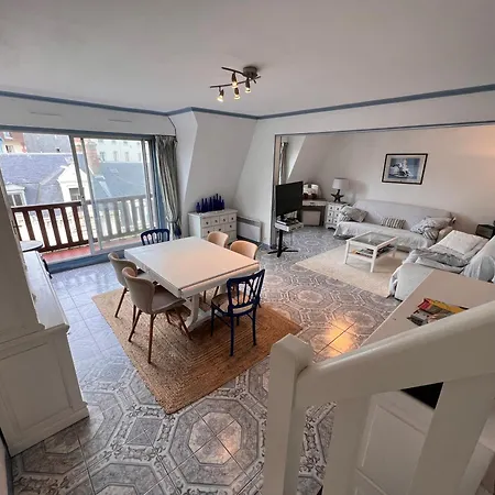 Duplex En Plein Centre, 3min Довиль