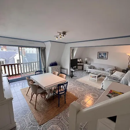 Duplex En Plein Centre, 3min *