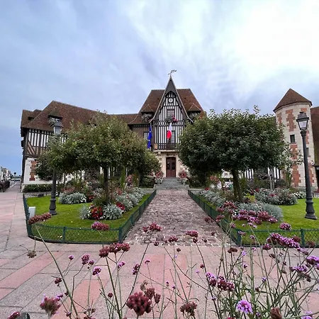 Duplex En Plein Centre, 3min * Deauville