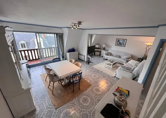 Duplex En Plein Centre, 3min